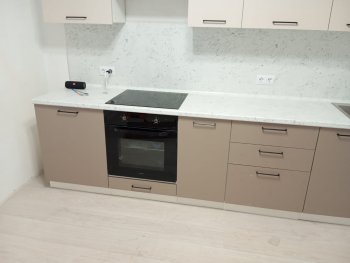 Кухонный гарнитур высокий Латте 3000 мм, Стол. 26 мм в Верхнем Тагиле - verhnij-tagil.mebel-e96.ru